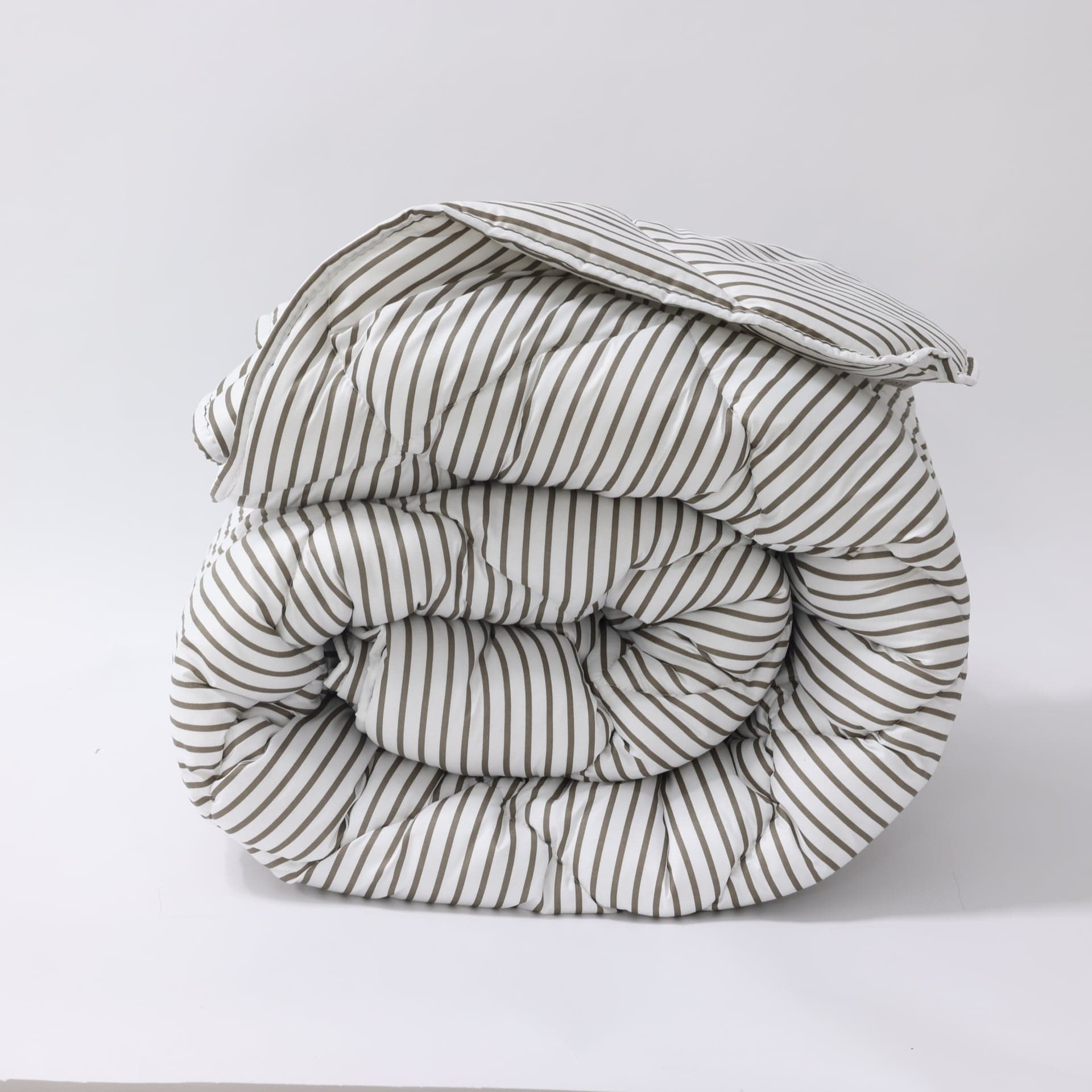 Лятна олекотена завивка за единично легло Хюга Райе 150/210 см.