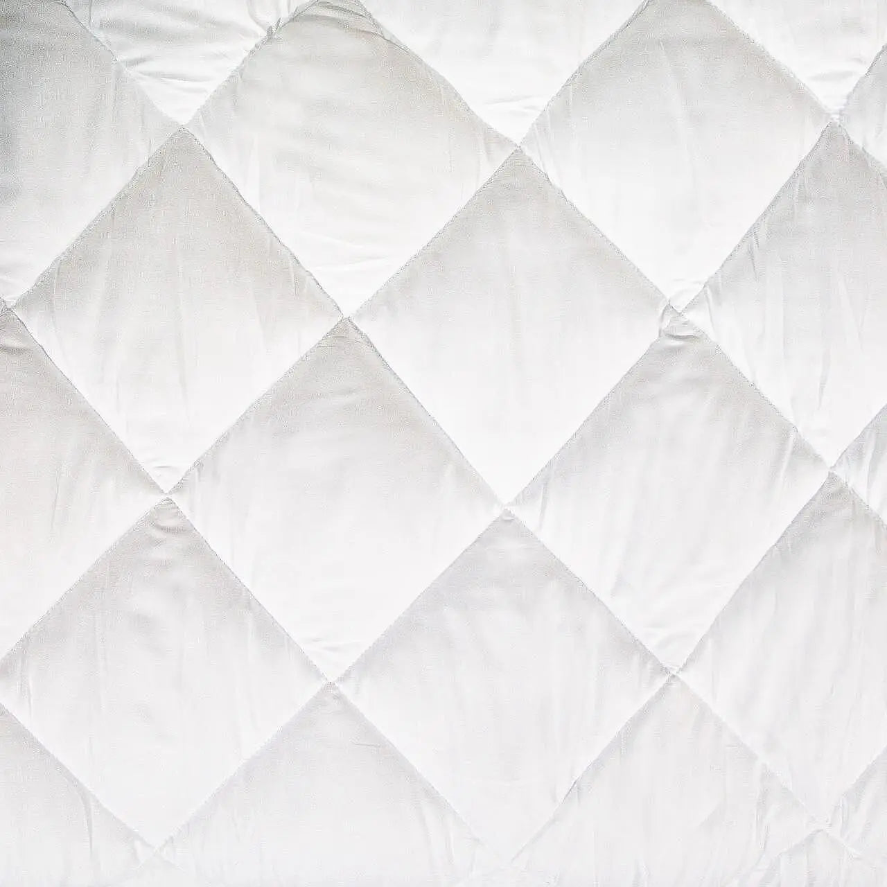 Лятна олекотена завивка за спалня Сноу 200/210 см. Izidream